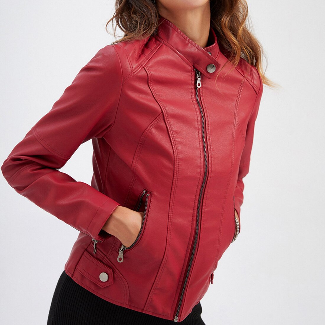 Veste de moto femme – Veste en cuir avec col montant et style moderne