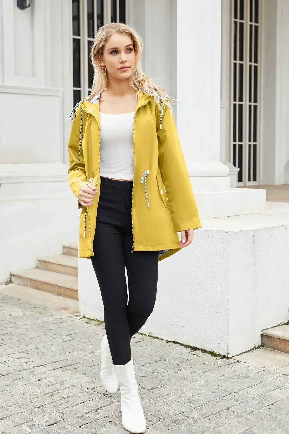 Veste coupe-vent femme – Veste légère avec capuche et poches latérales chic